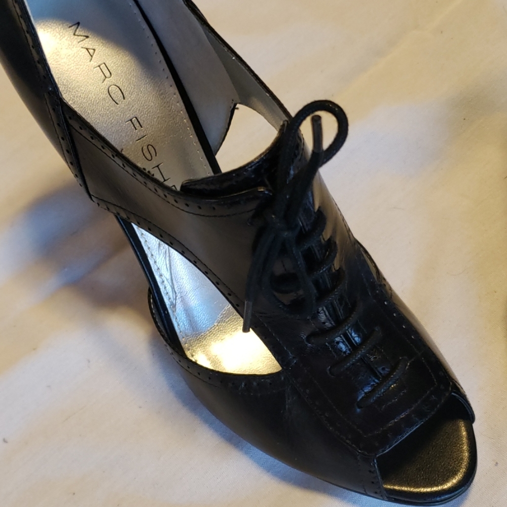 Heels - Picture 2 of 5
